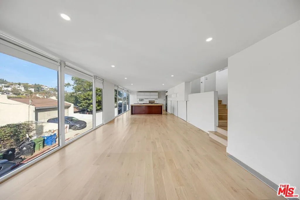 1642 Silverwood Terrace, Los Angeles, California 90026 home-pic-4